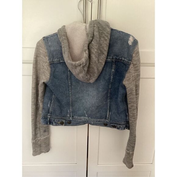 Free People Distressed Denim Jean Jacket Sz XS   Knit Sleeves Removable Hoodie - Picture 7 of 12